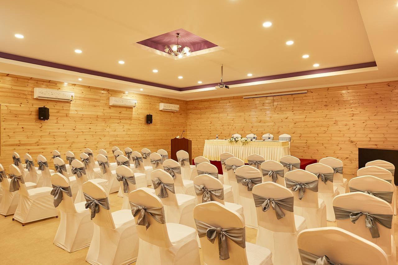 Sterling Anaikatti Hotel Varagampadi Buitenkant foto