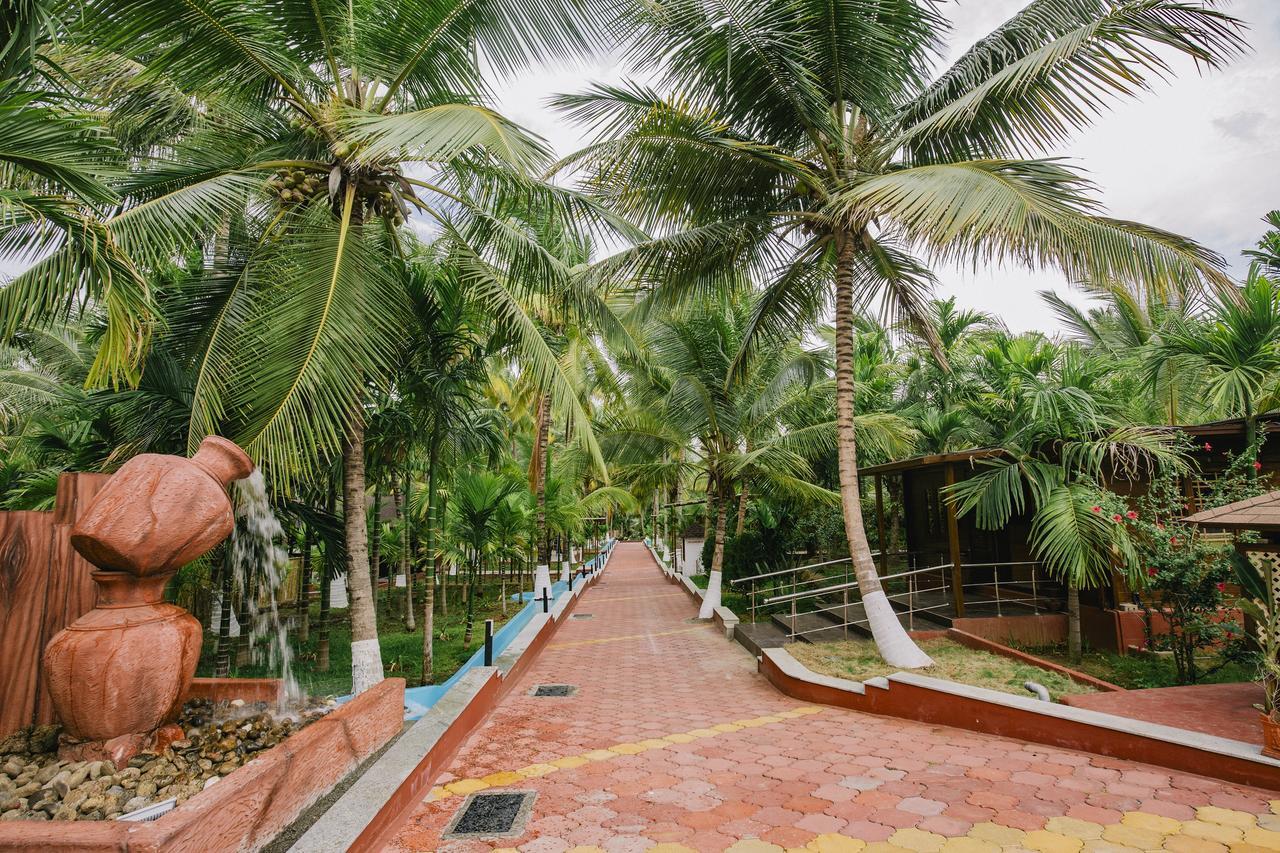 Sterling Anaikatti Hotel Varagampadi Buitenkant foto