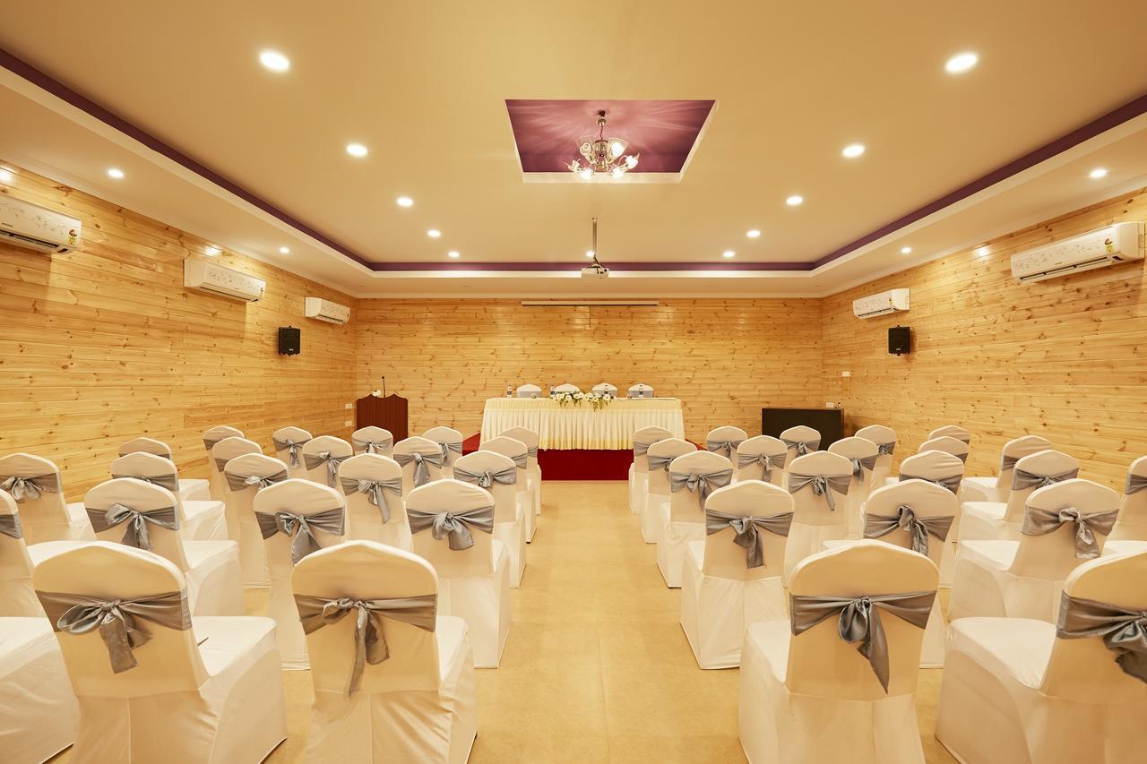 Sterling Anaikatti Hotel Varagampadi Buitenkant foto