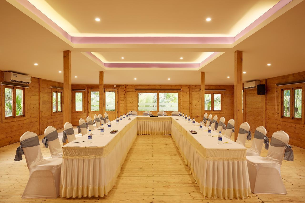 Sterling Anaikatti Hotel Varagampadi Buitenkant foto