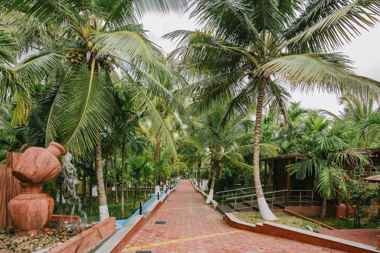 Sterling Anaikatti Hotel Varagampadi Buitenkant foto